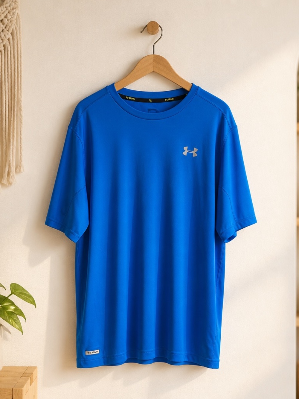 Under Armour Men’s Royal Blue Short Sleeve Performance Tee